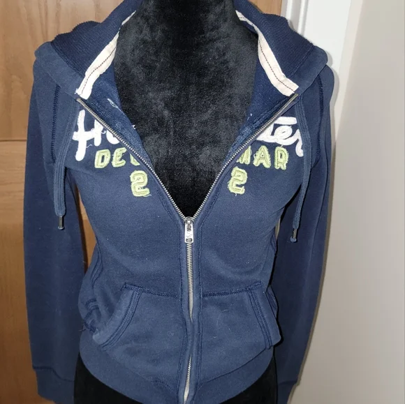 HOLLISTER - Picture 4 of 12